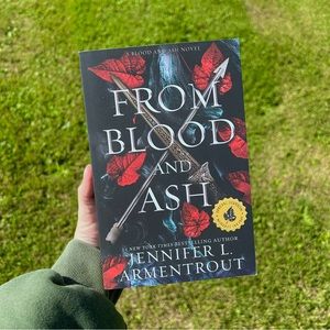 from blood and ash by jennifer l. armentrout